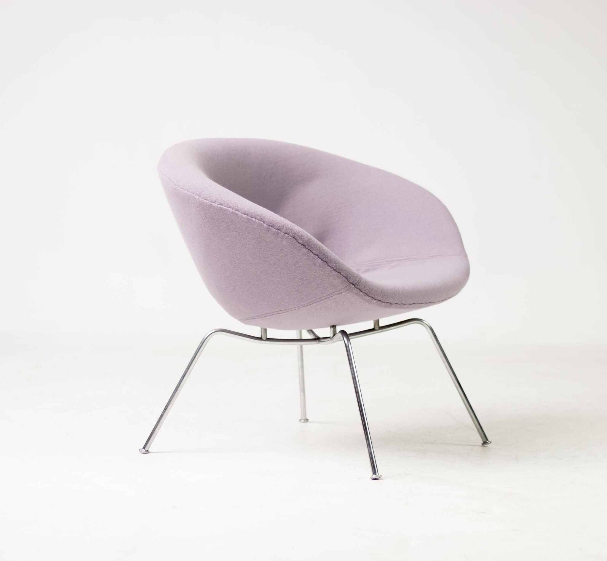 Original Pot chair from 1965 by Arne Jacobsen 3318