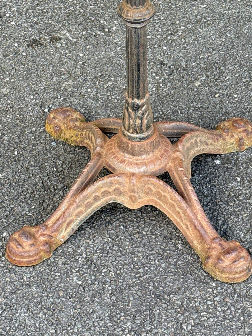 Bistro table – Vintage – Furniture – Cast iron base