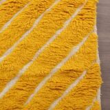 Ecru Moroccan rug with geometric patterns 250cm x 150cm