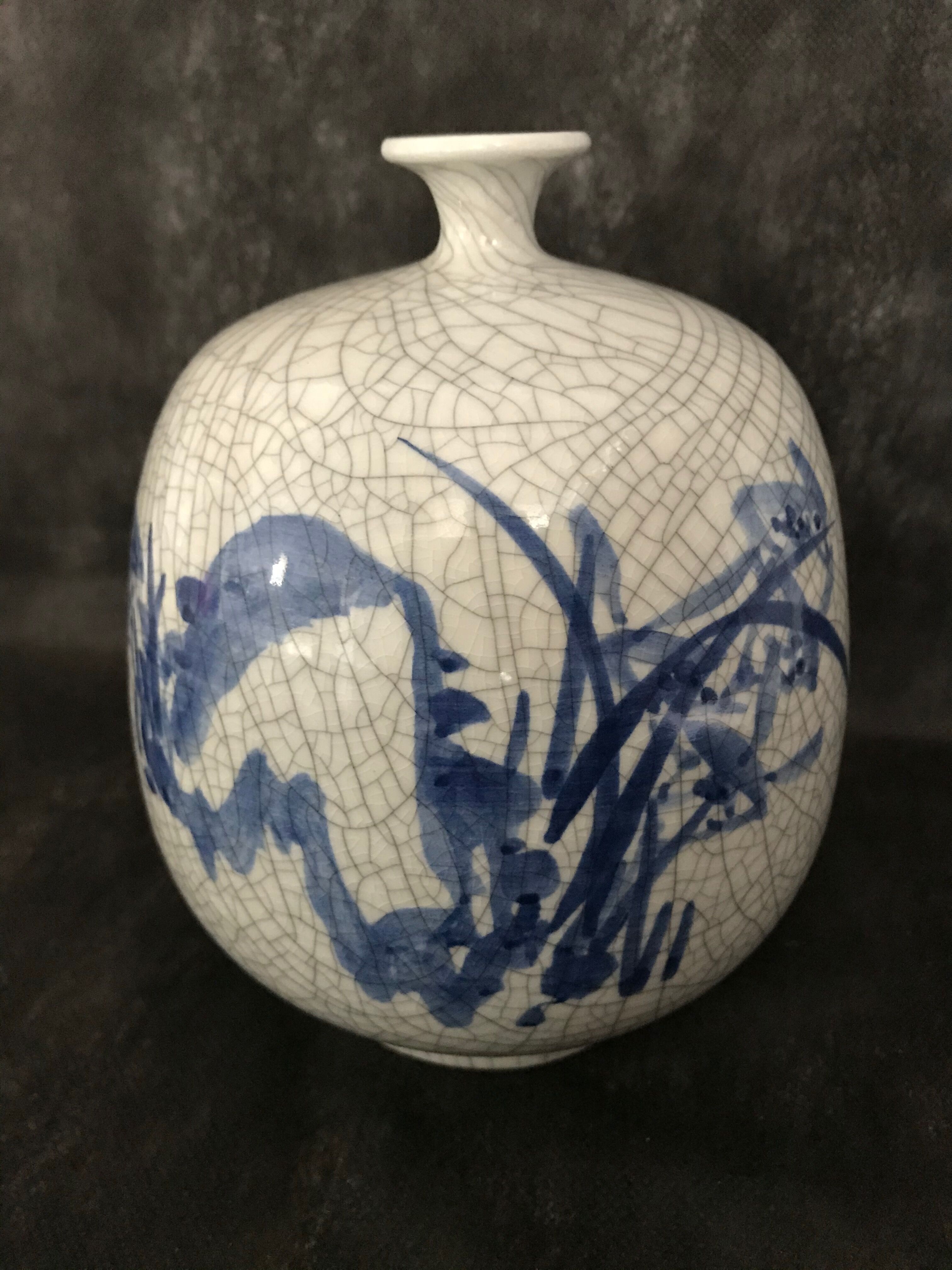 Vase ball with flattened pinched collar