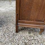 2 bedside tables.