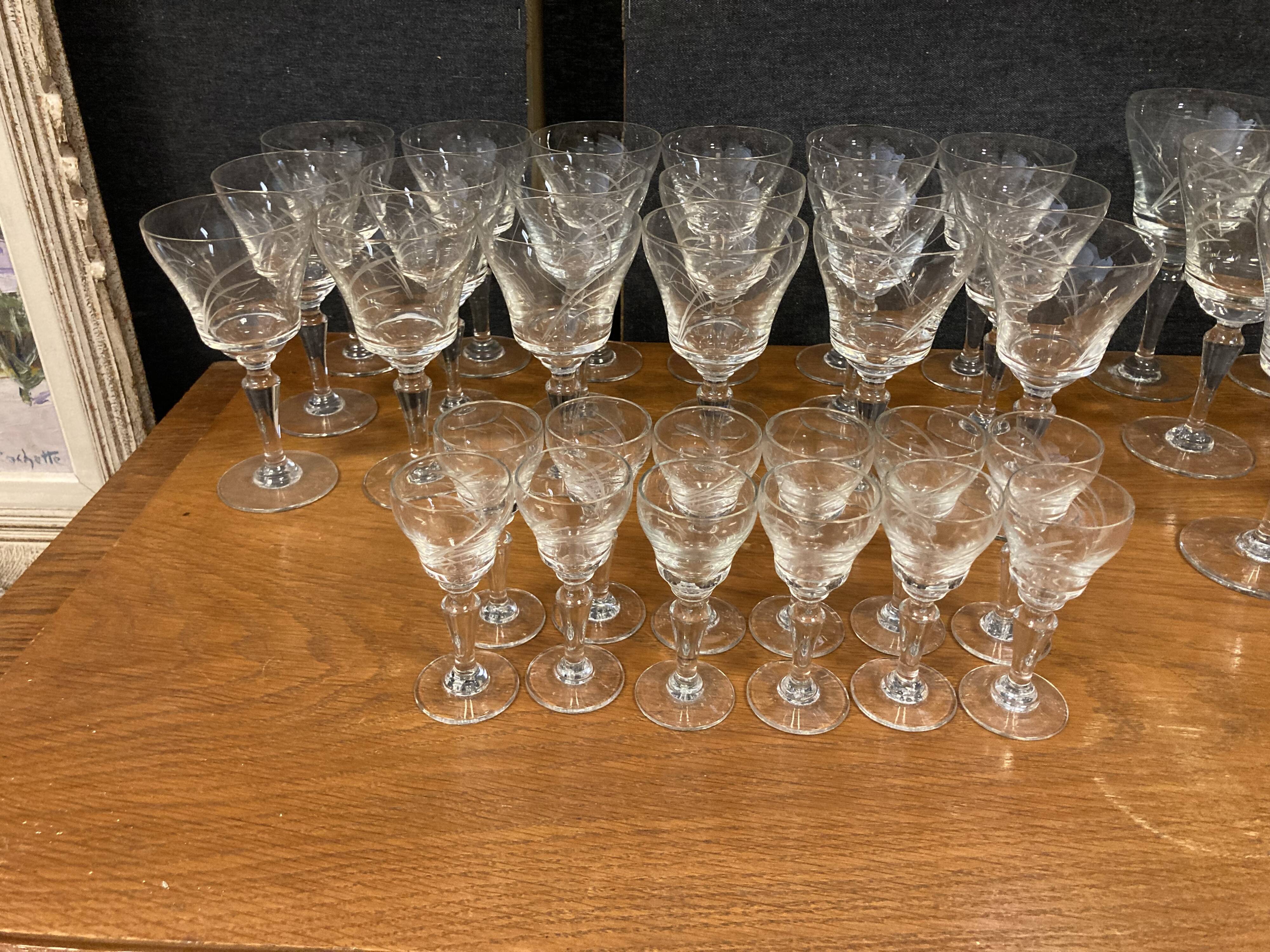 Engraved glass stemmed glass service