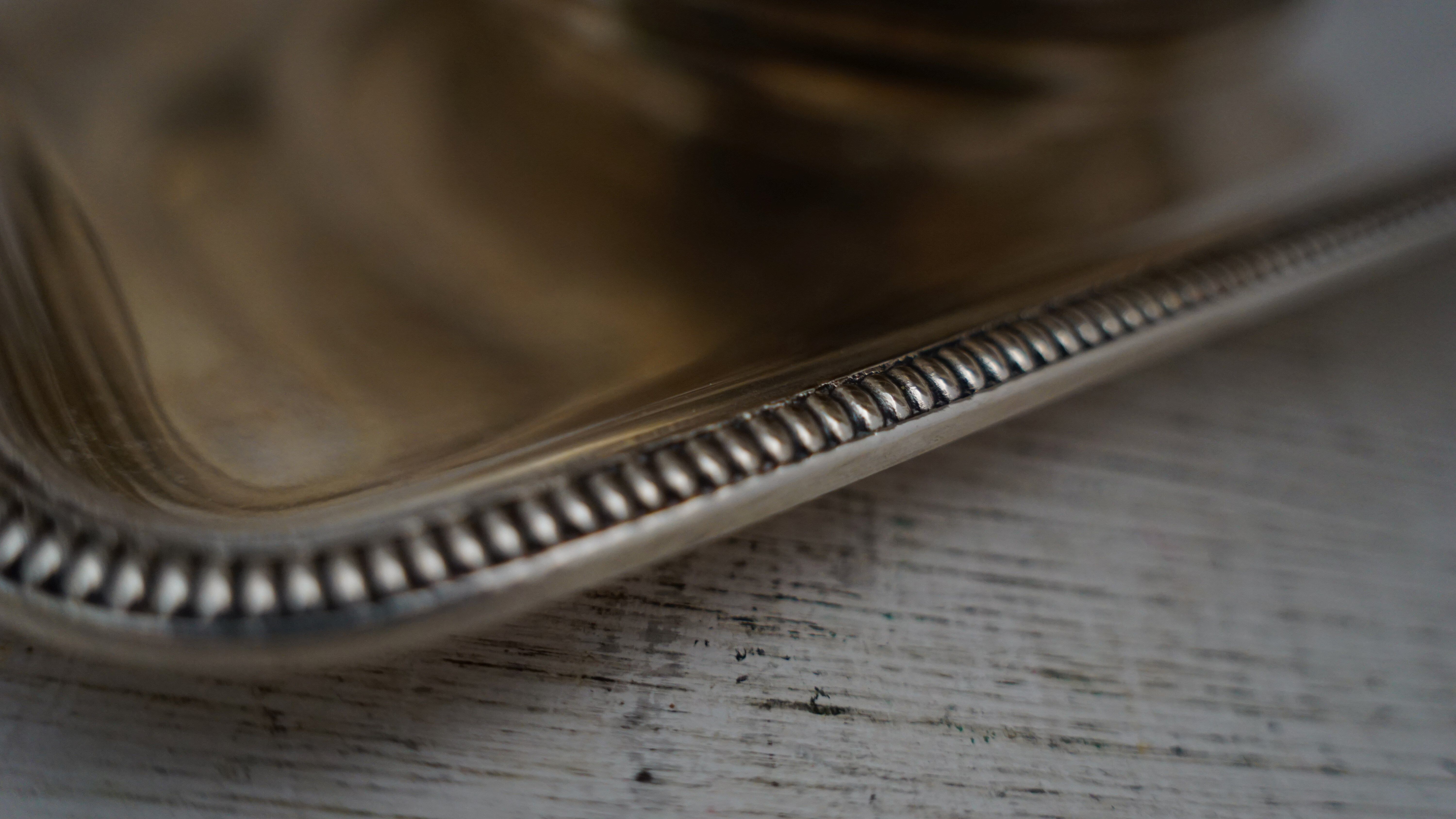 Duo of two small serving dishes