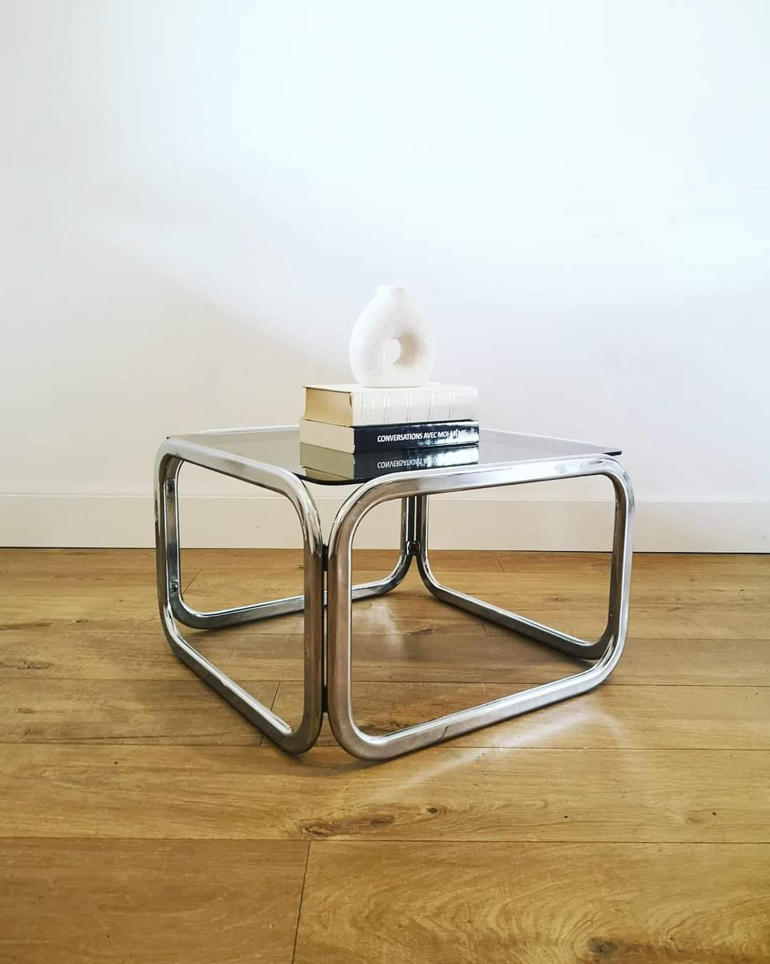 70 sofa end in smoked glass and aluminum base