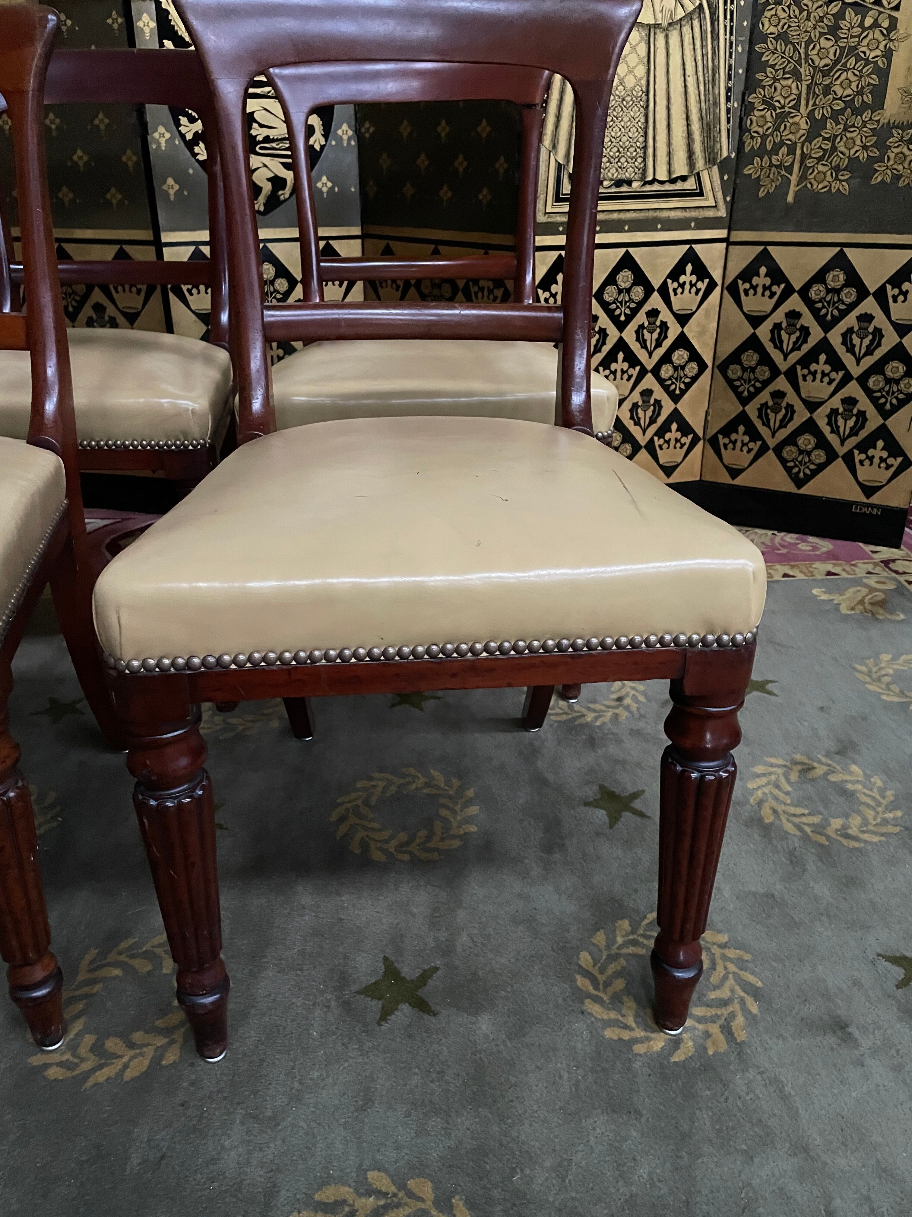 6 chaises anglaises Louis Philippe en acajou et cuir