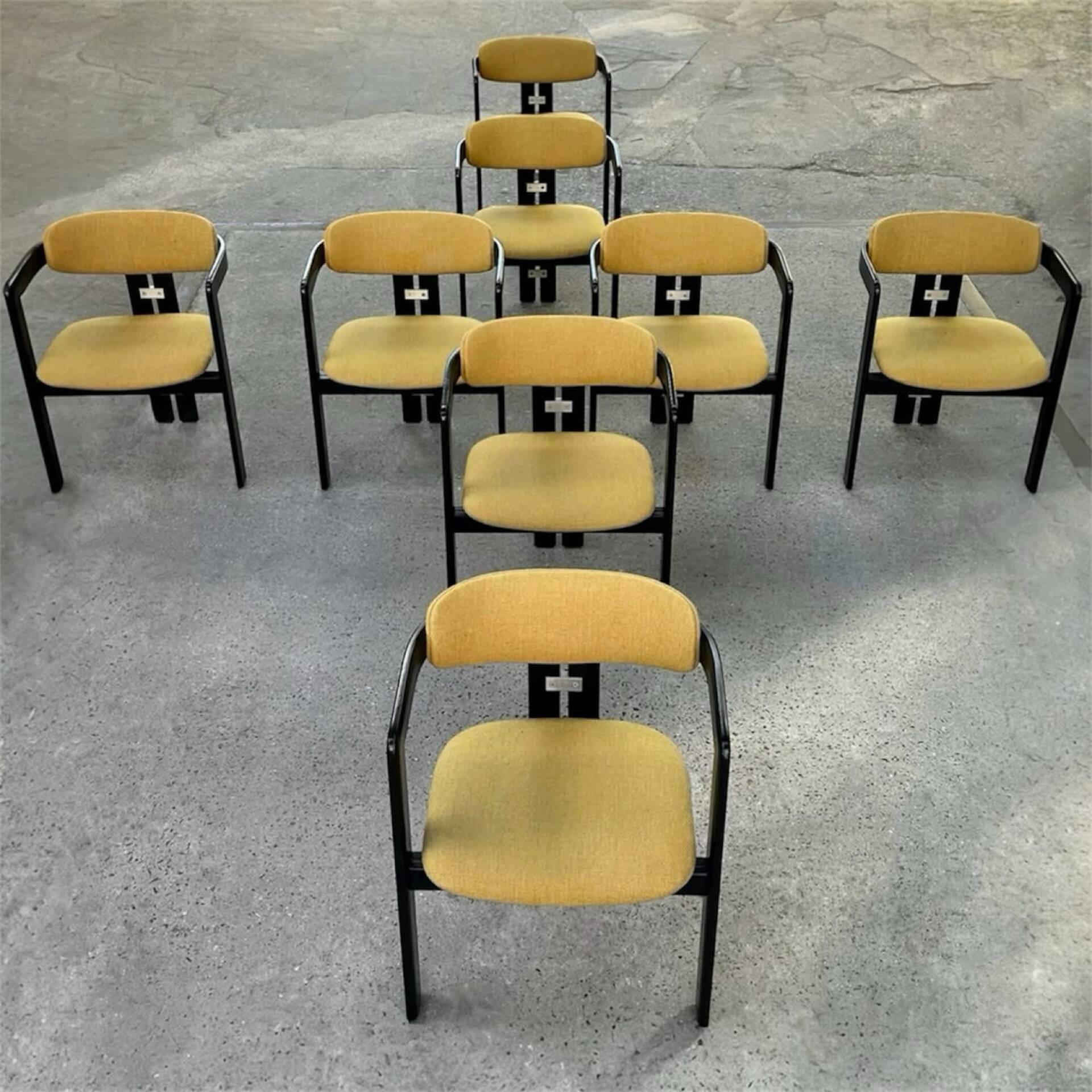 Suite de 8 fauteuils Pamplona, 1960