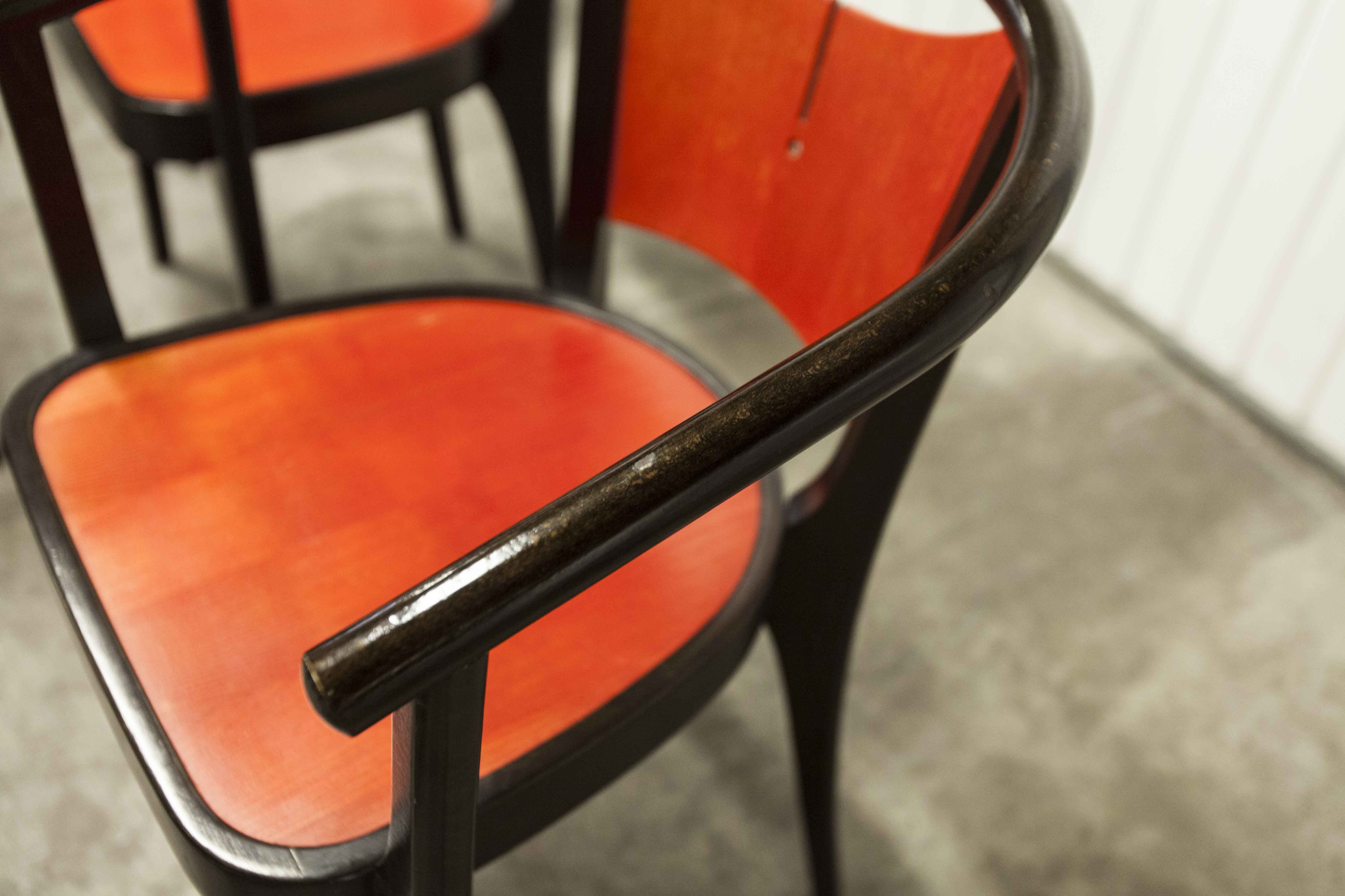 Table and 6 armchairs Baumann Diese, design Pagnon Pelhaître, Wenge color and red,