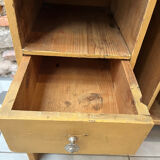 Tradesman's cabinet with sorting compartments and drawers