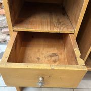 Meuble de métier à casier de tri et tiroirs