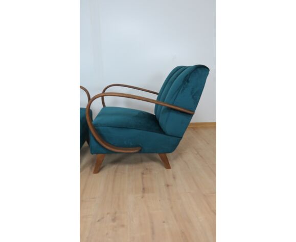 Paire de fauteuils by Jindrich Halabala