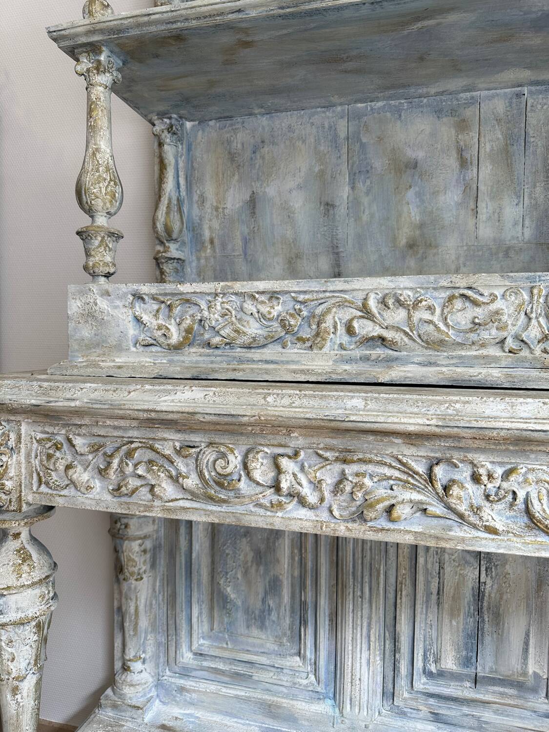 Walnut dresser, 19th century.