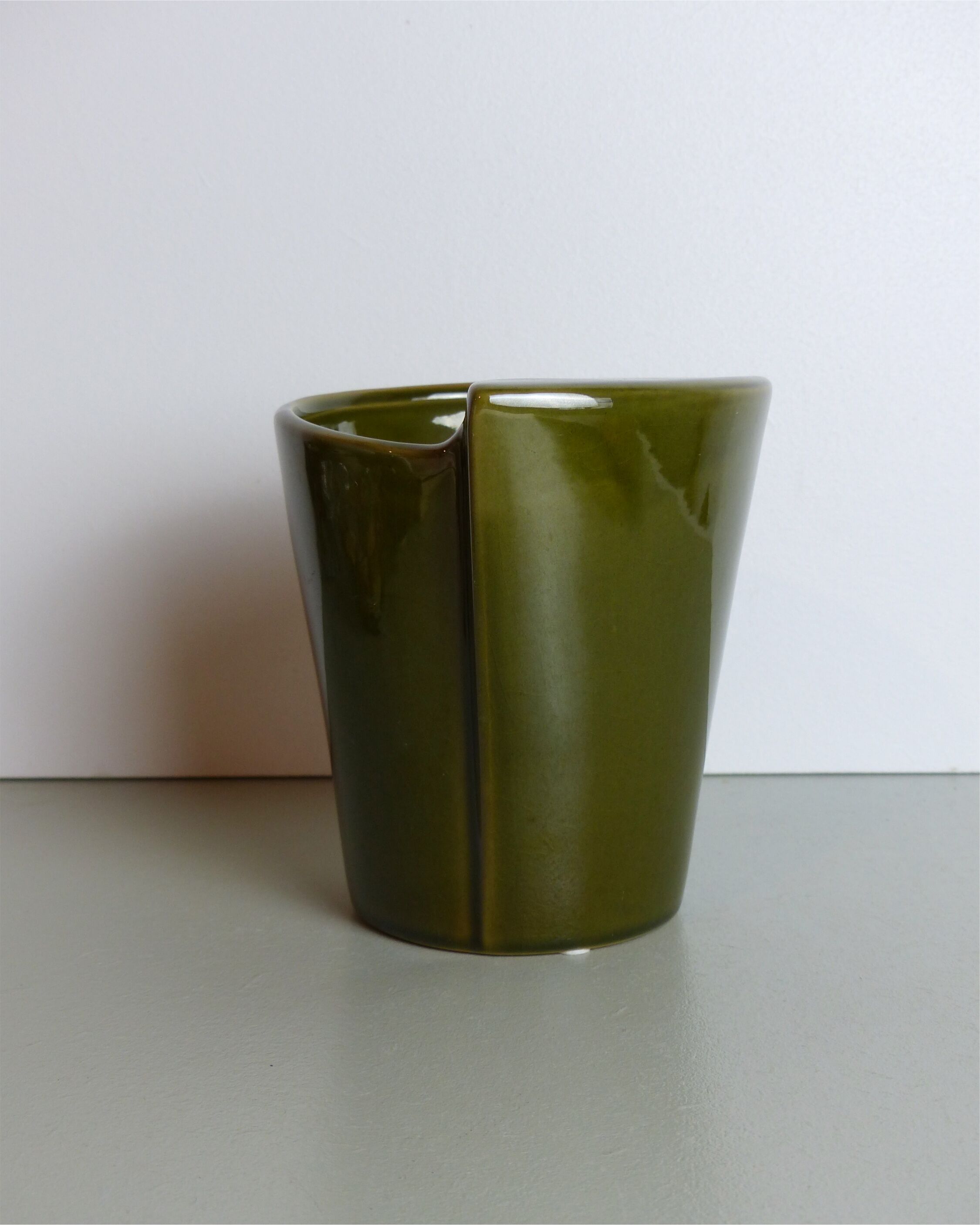 Khaki ceramic pot cover
