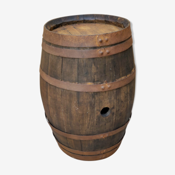 Old barrel in solid oak, early 20th