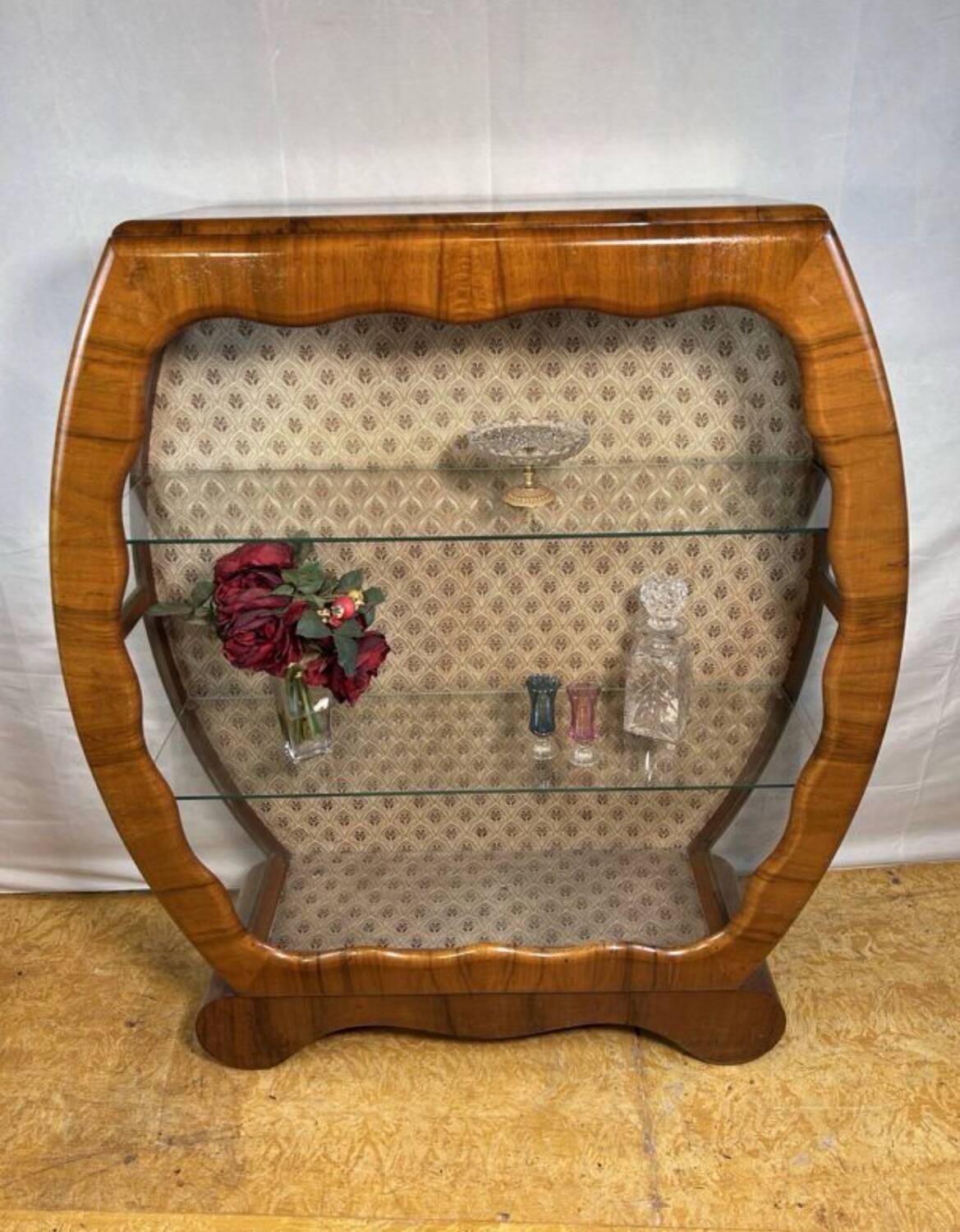 Art Deco Vintage Walnut Display Cabinet 1930s-1940s Art Deco Vintage W