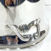 Seau à champagne en métal argenté, décor godrons