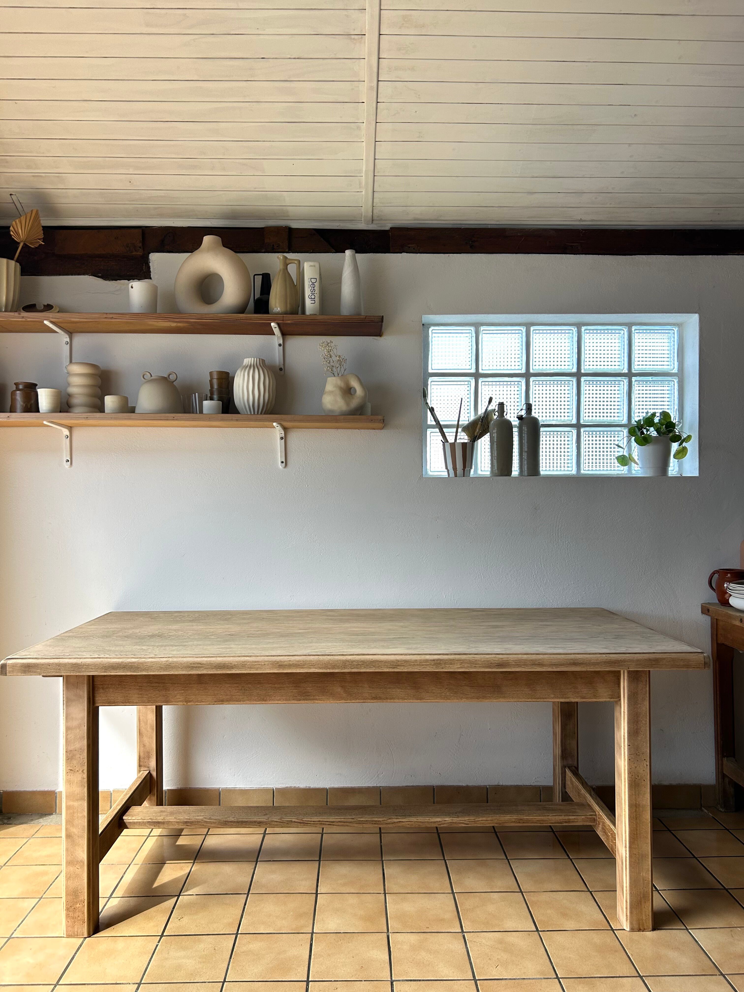 Farm table