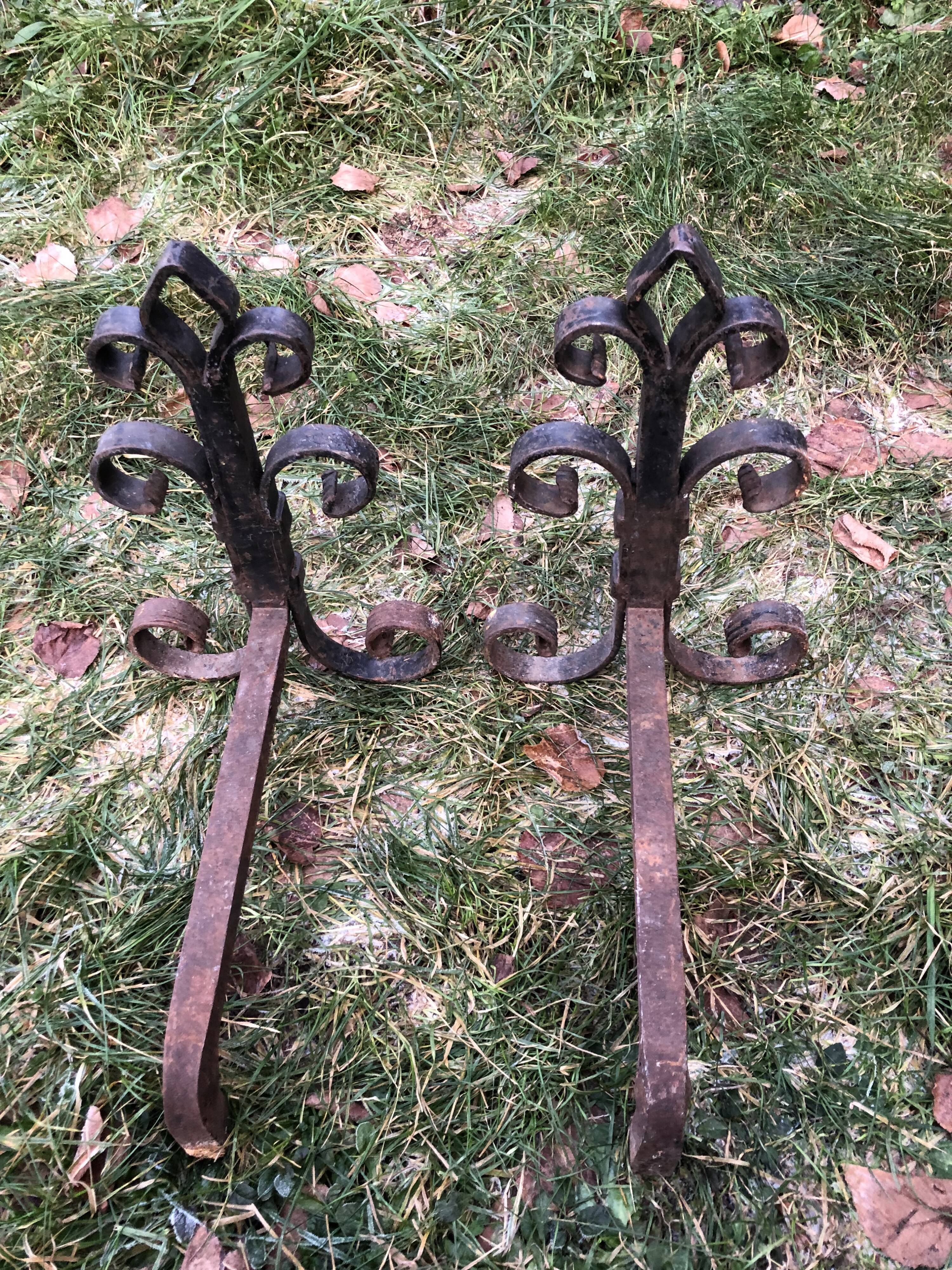 Pair of chimney pegs