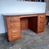 Former desk ex PTT