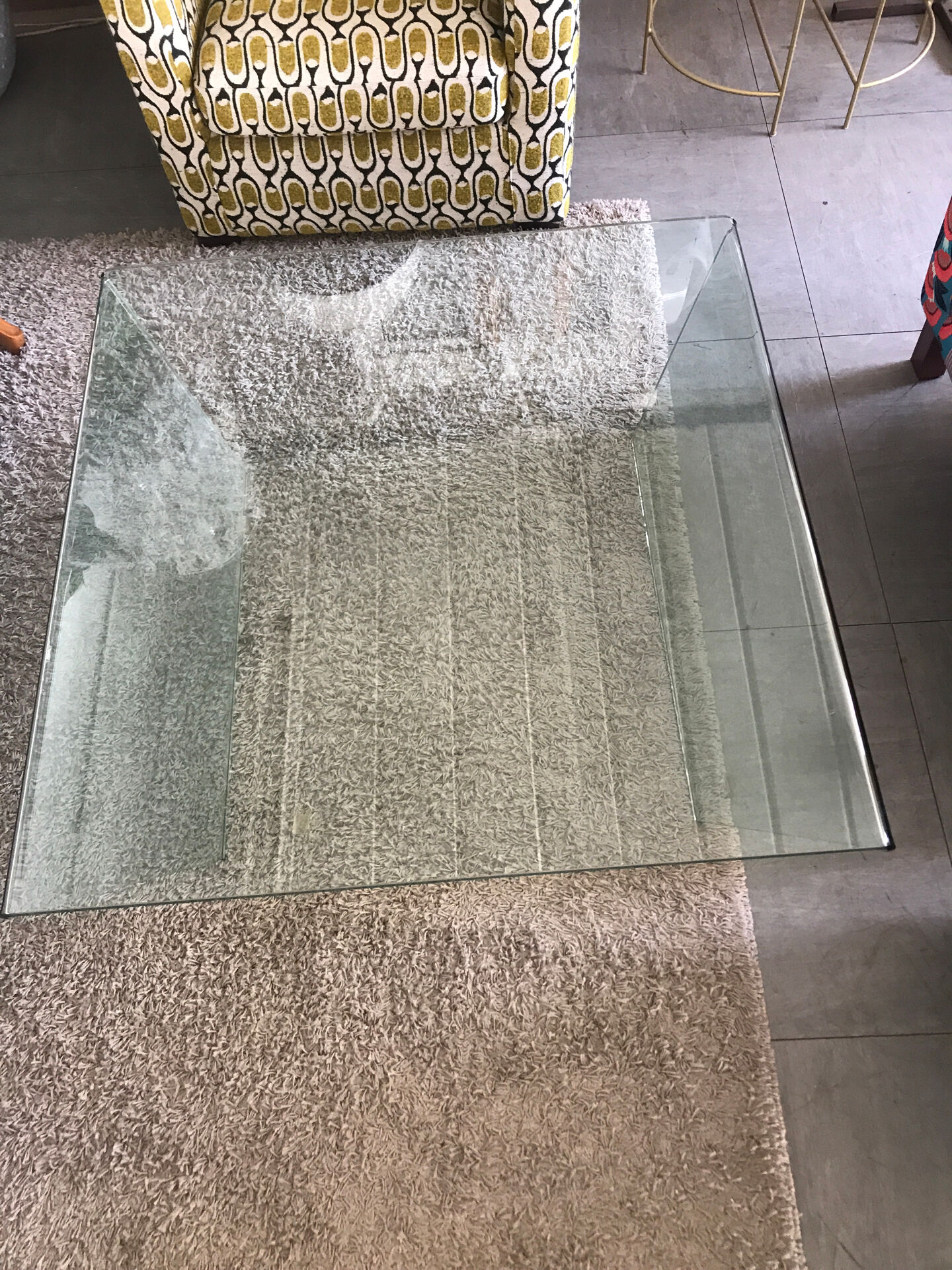 Sleek glass coffee table design