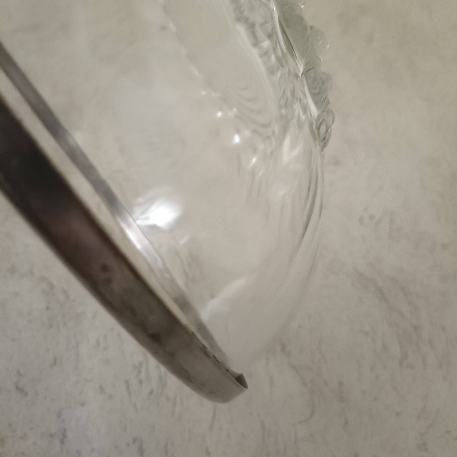 Crystal bowl with a rim