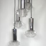 Chandelier cascade, 70