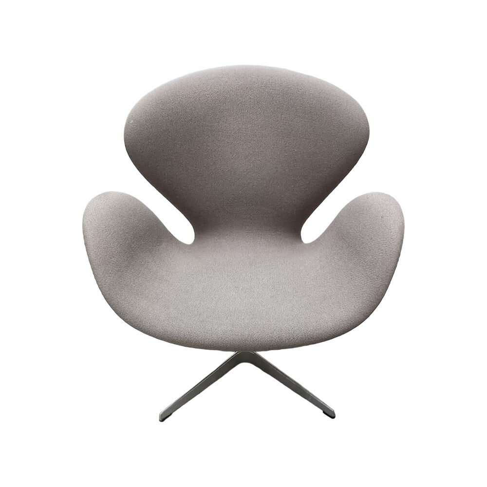 Swan armchair by Arne Jacobsen for Fritz Hansen