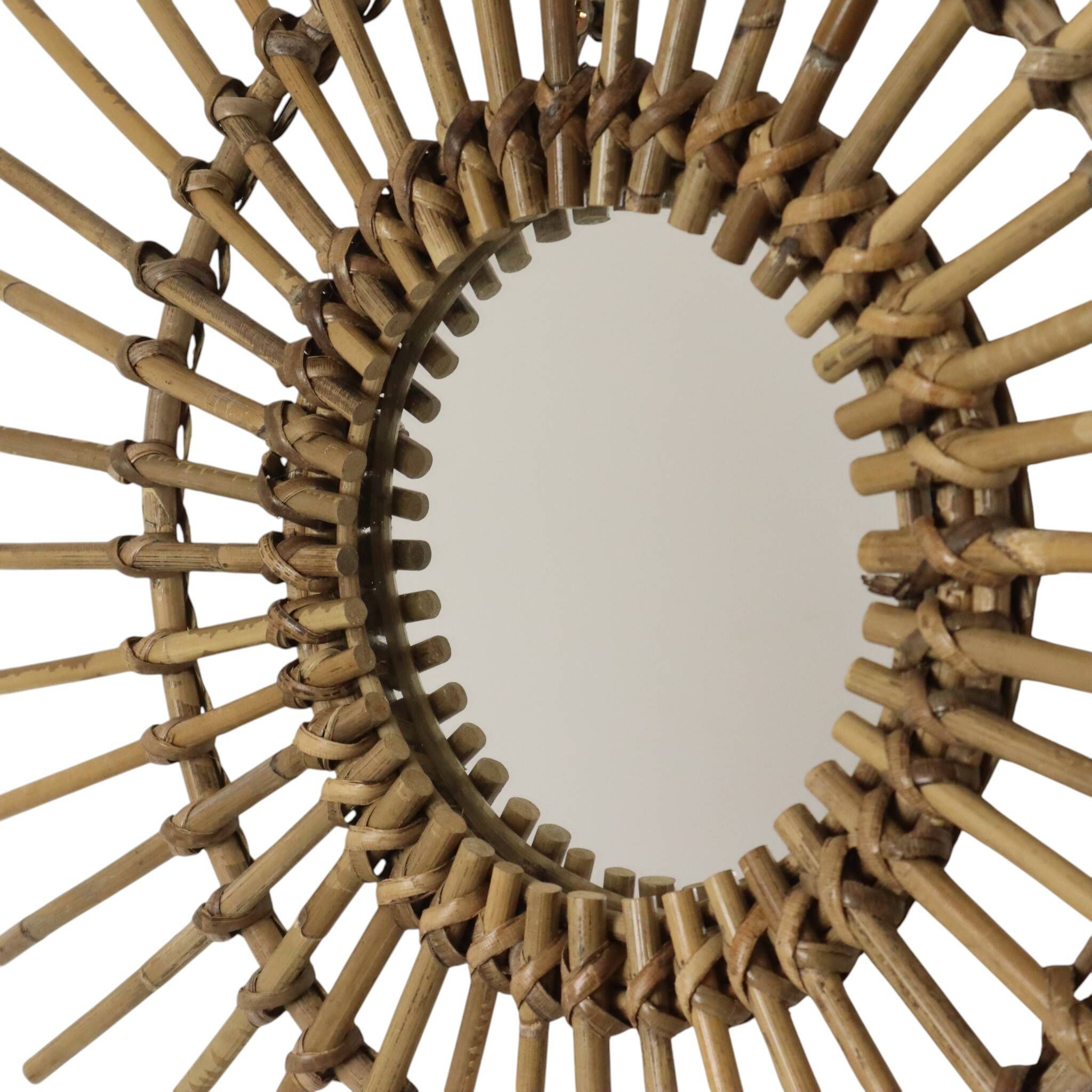Miroir en rotin et bambou en forme de soleil du milieu du siècle, France, 58 cm
