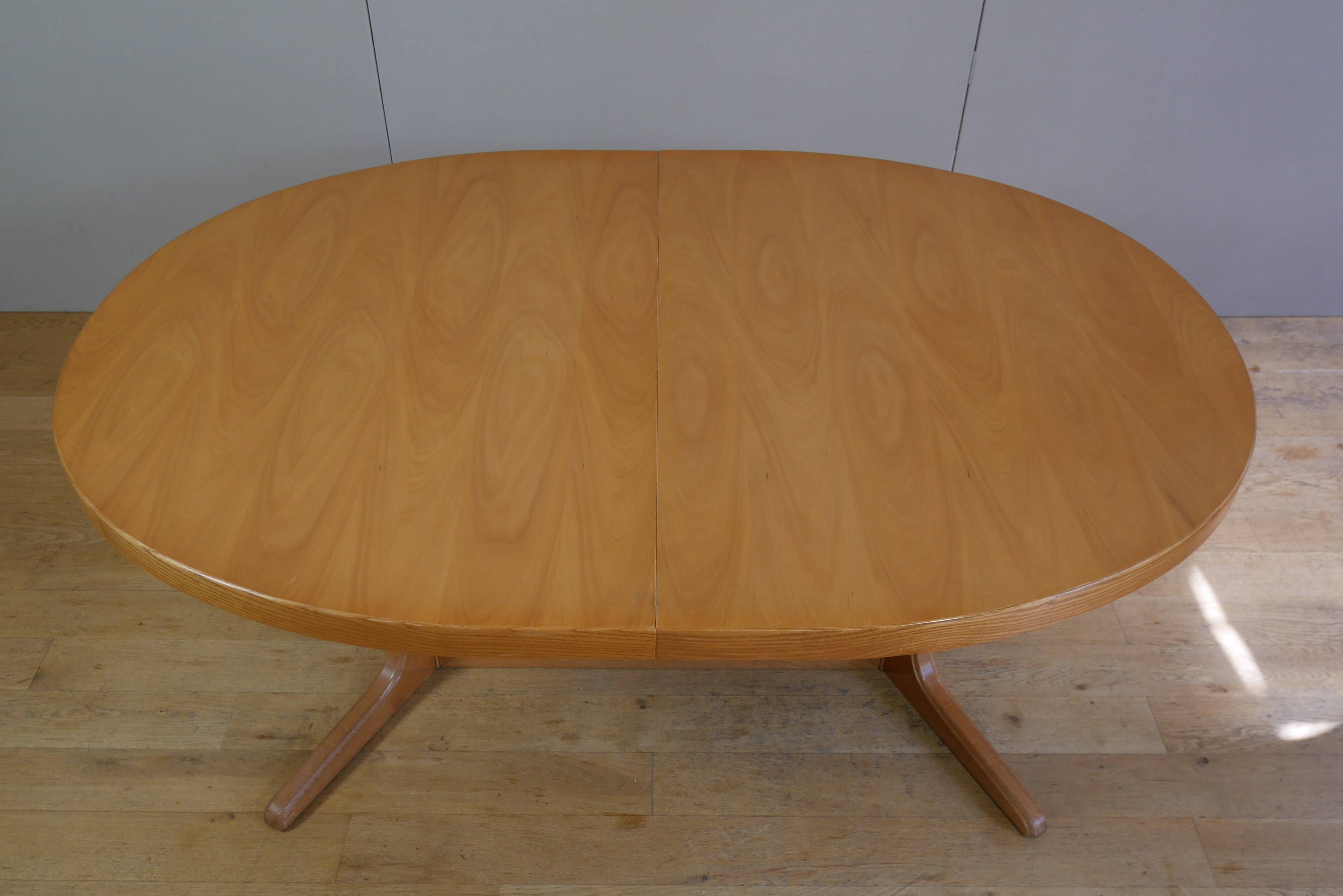 Oval table with 2 extensions baumann vintage central foot
