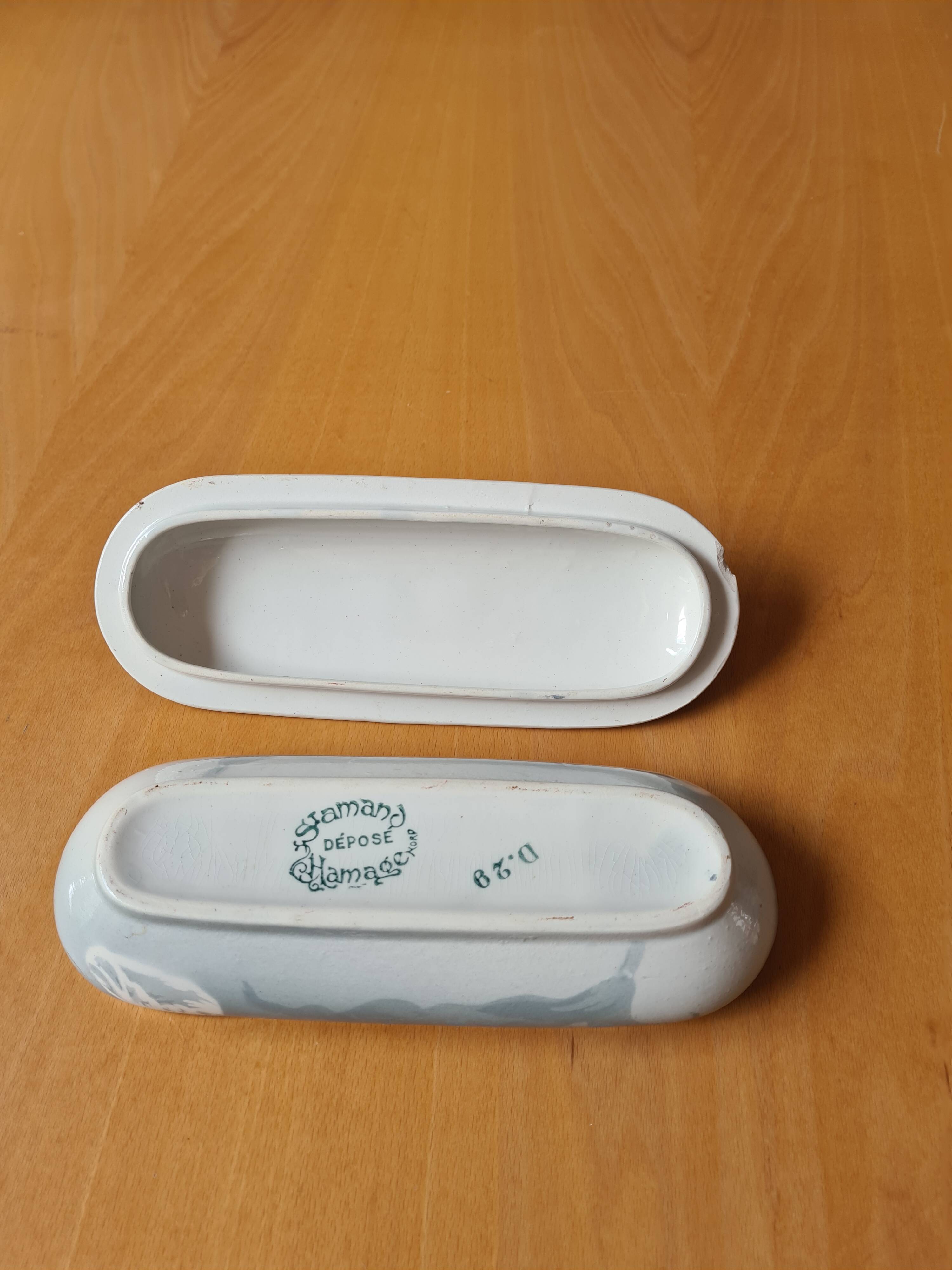 Ceramic toilet set