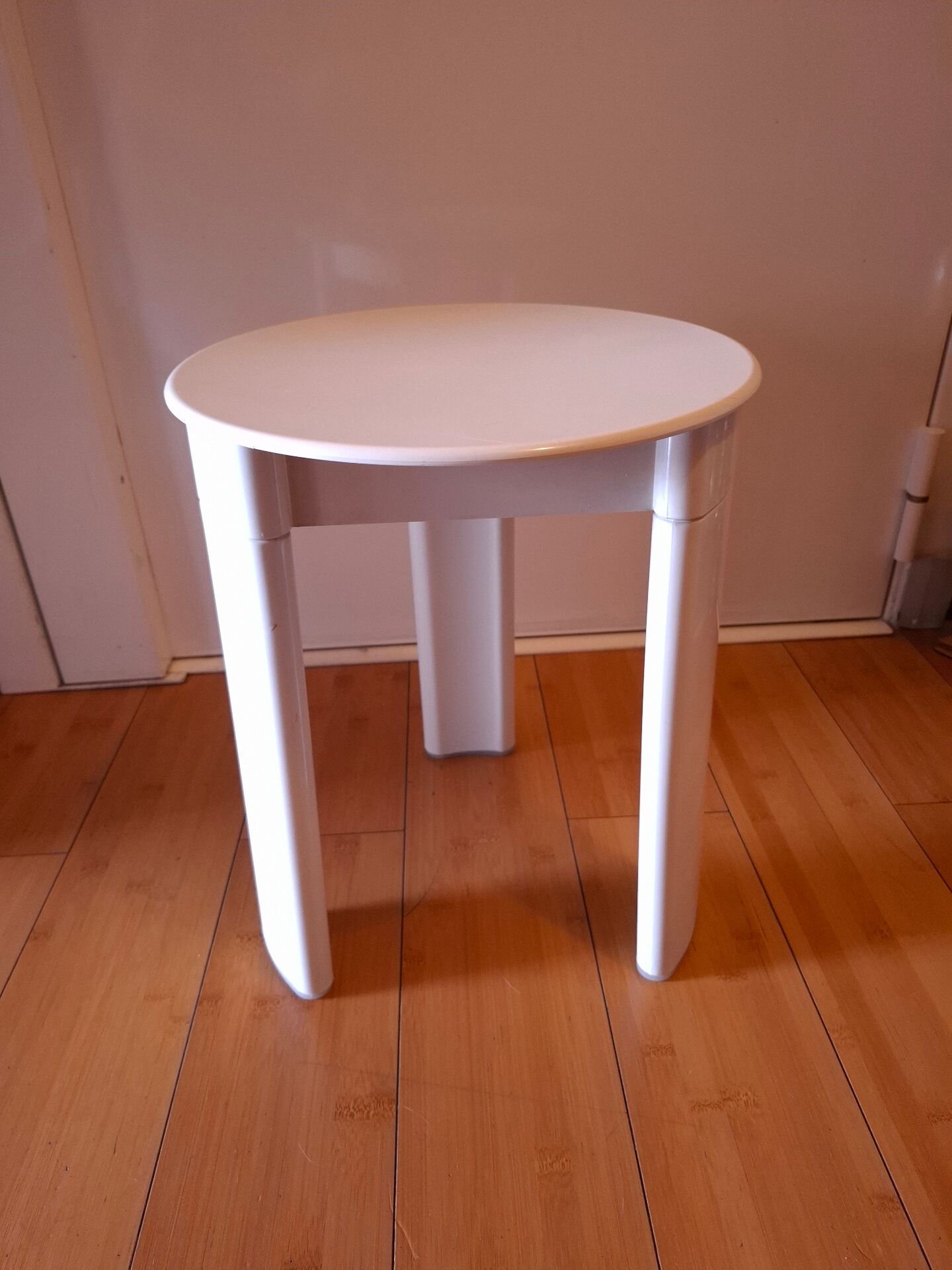 Table d'appoint design Olaf von Bohr, années 1970