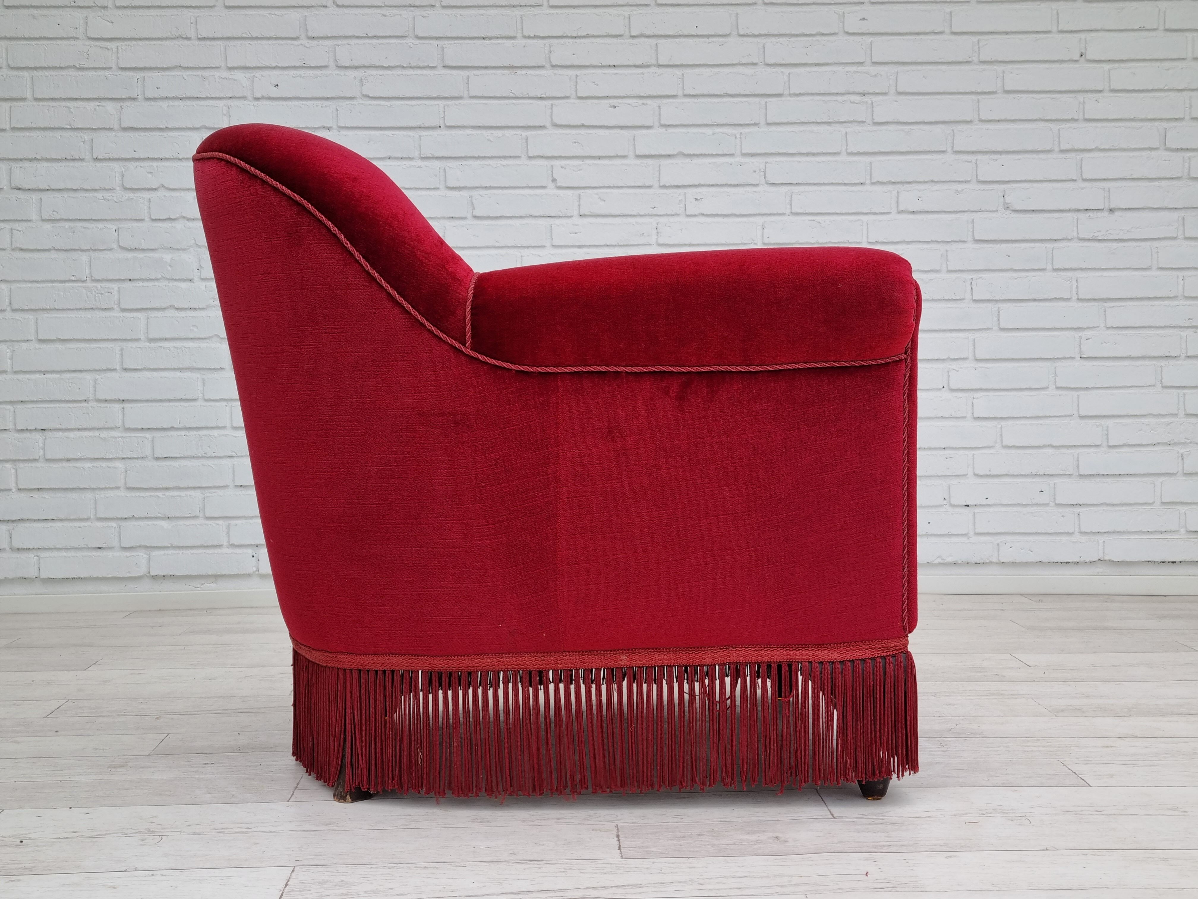 Fauteuil années 1950 design danois velours cerise