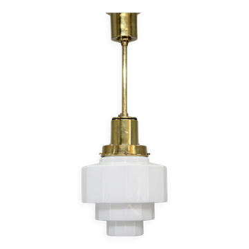Pendentif en laiton et verre opalin Art Déco, Tchécoslovaquie, années 1930