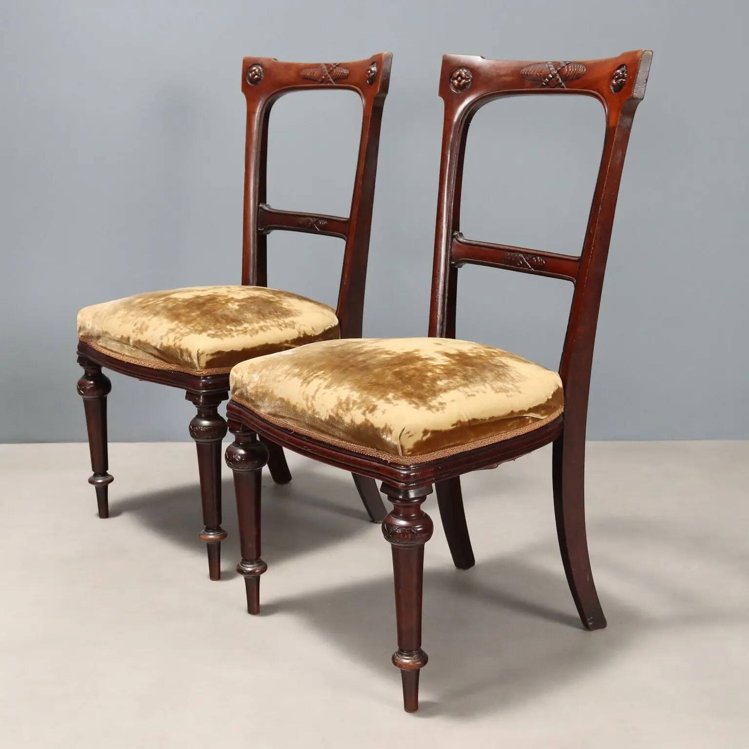 Chaises anciennes en acajou avec assise rembourrée en tissu, Italie, XXe siècle