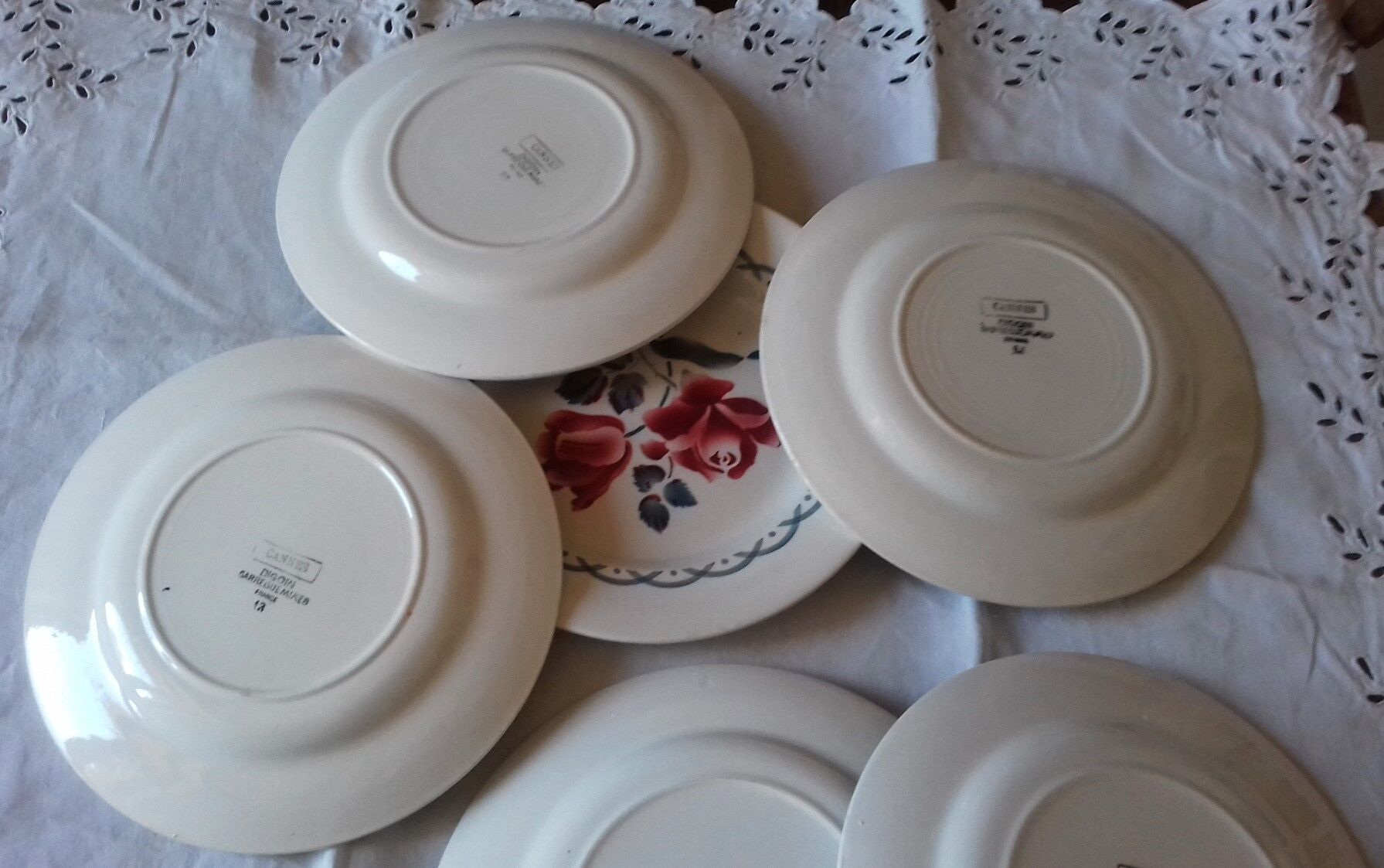 6 flat plates and a round dish digoin sarreguemines Marinette Cannes