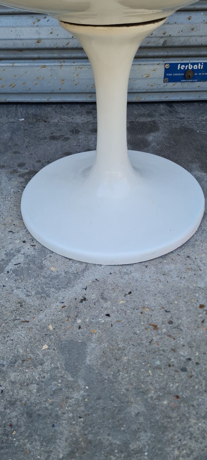 Fiberglass tulip chair 1970