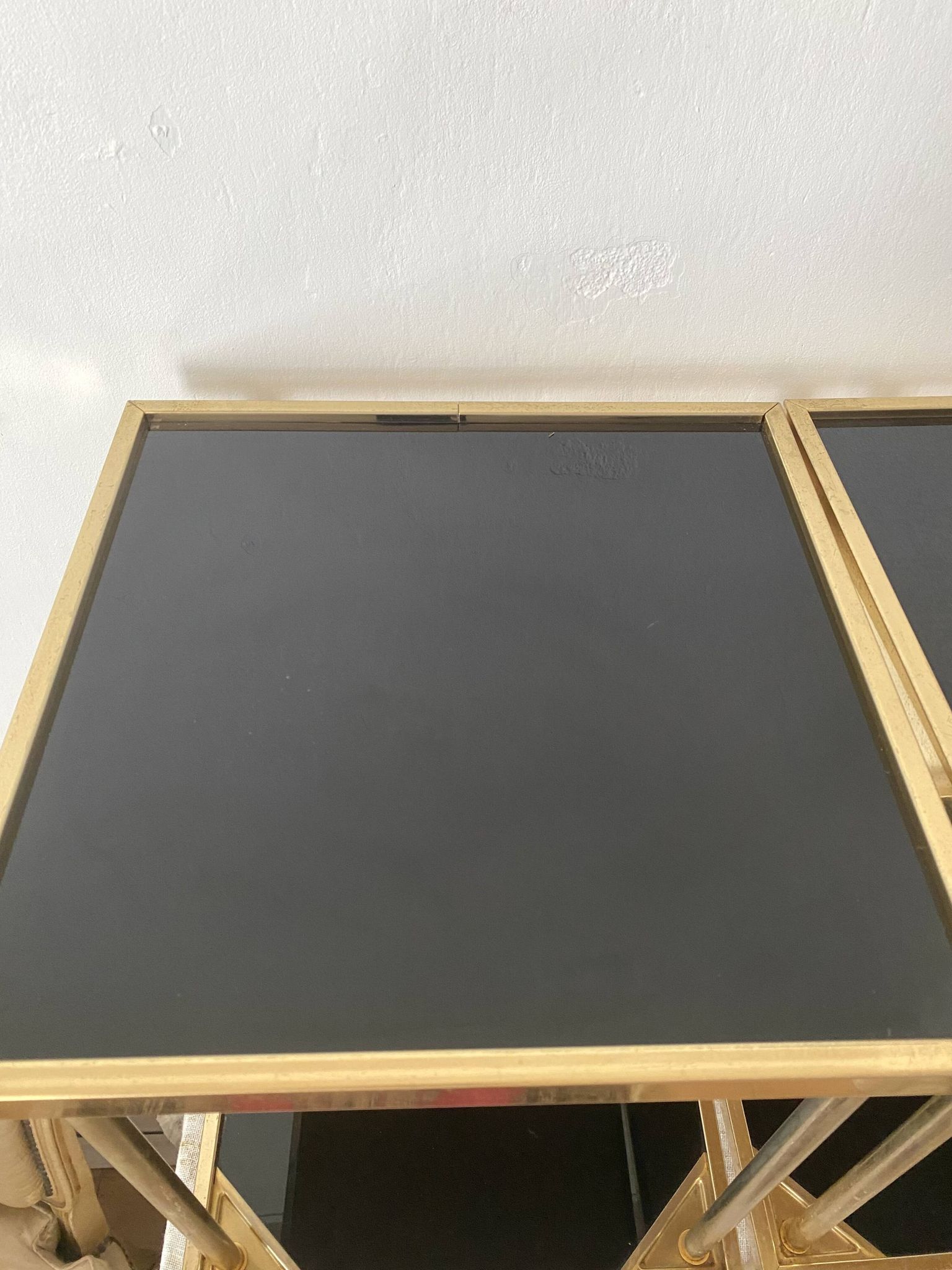 Tables de chevet ou bouts de canapé années 70-80
