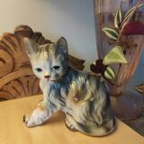 Figurine, Cat statuette, in old 20th century enameled ceramic. Animal figurine, vintage feline