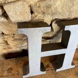 Letter metal H