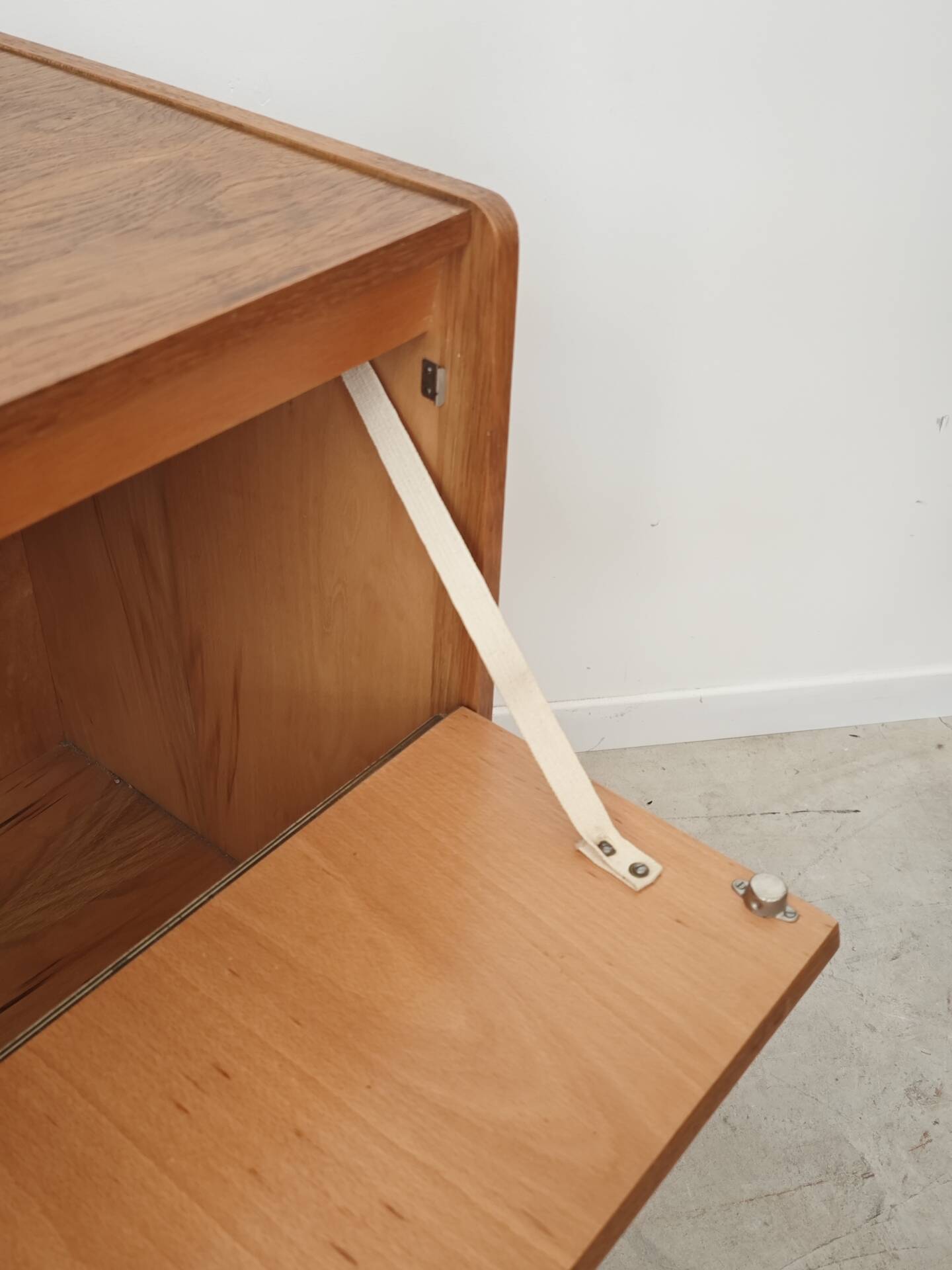 Coffre rangement / mini bar U459 par Jiri
Jiroutek pour Interier Praha