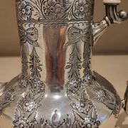 Cafetière ancienne en métal argenté – XIXe siècle