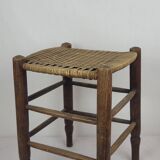 Tabouret en rotin tressé
