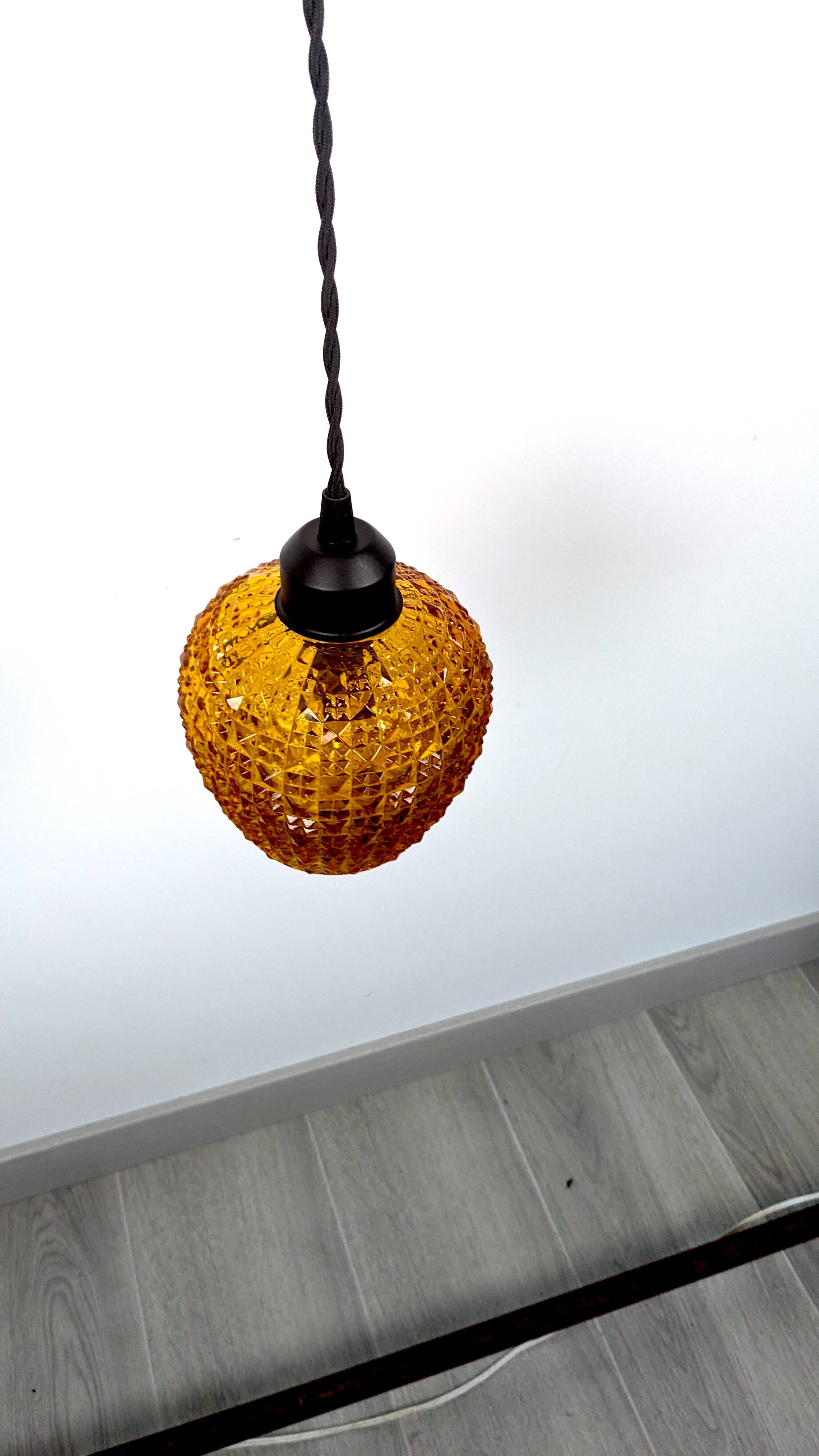 Vintage pendant light in ocher chiseled glass