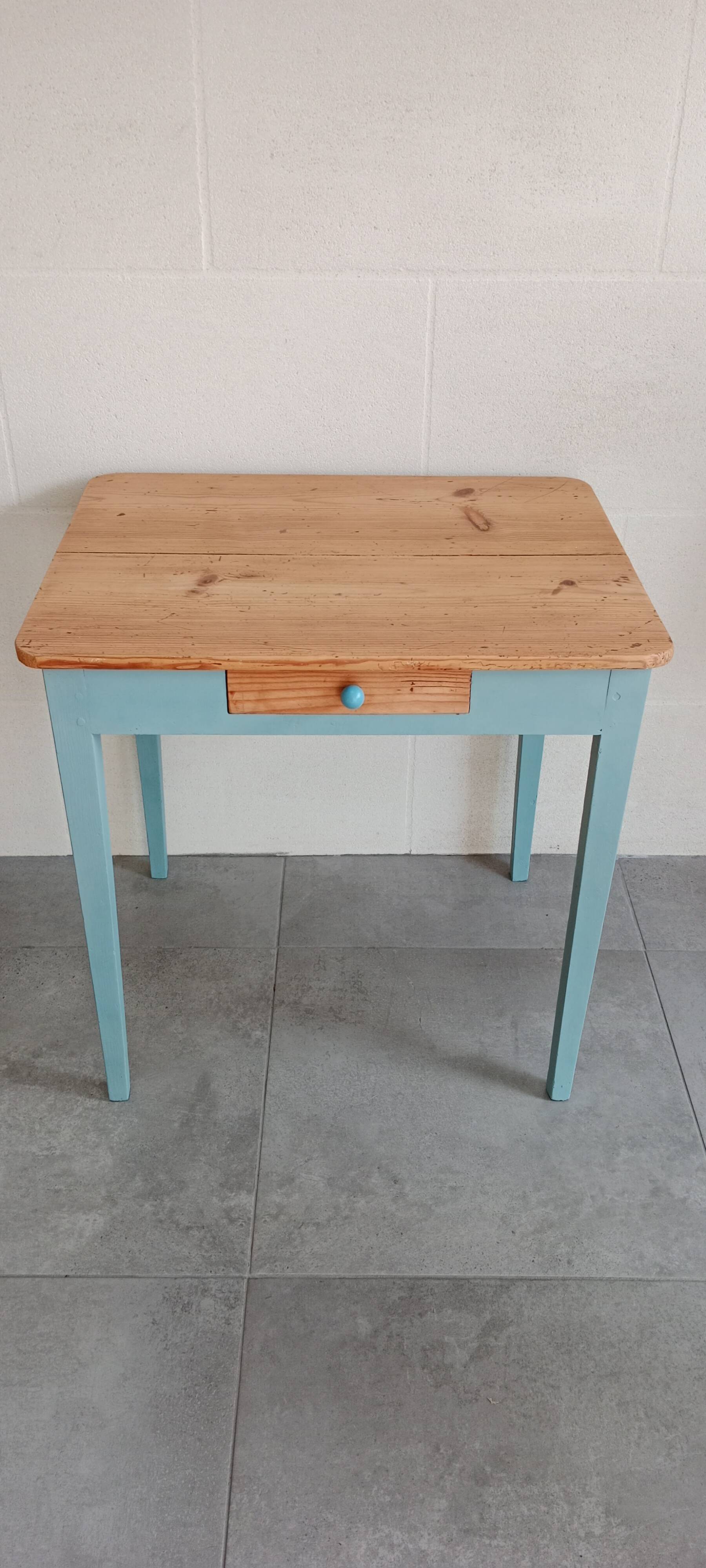 Table d'appoint ou bureau