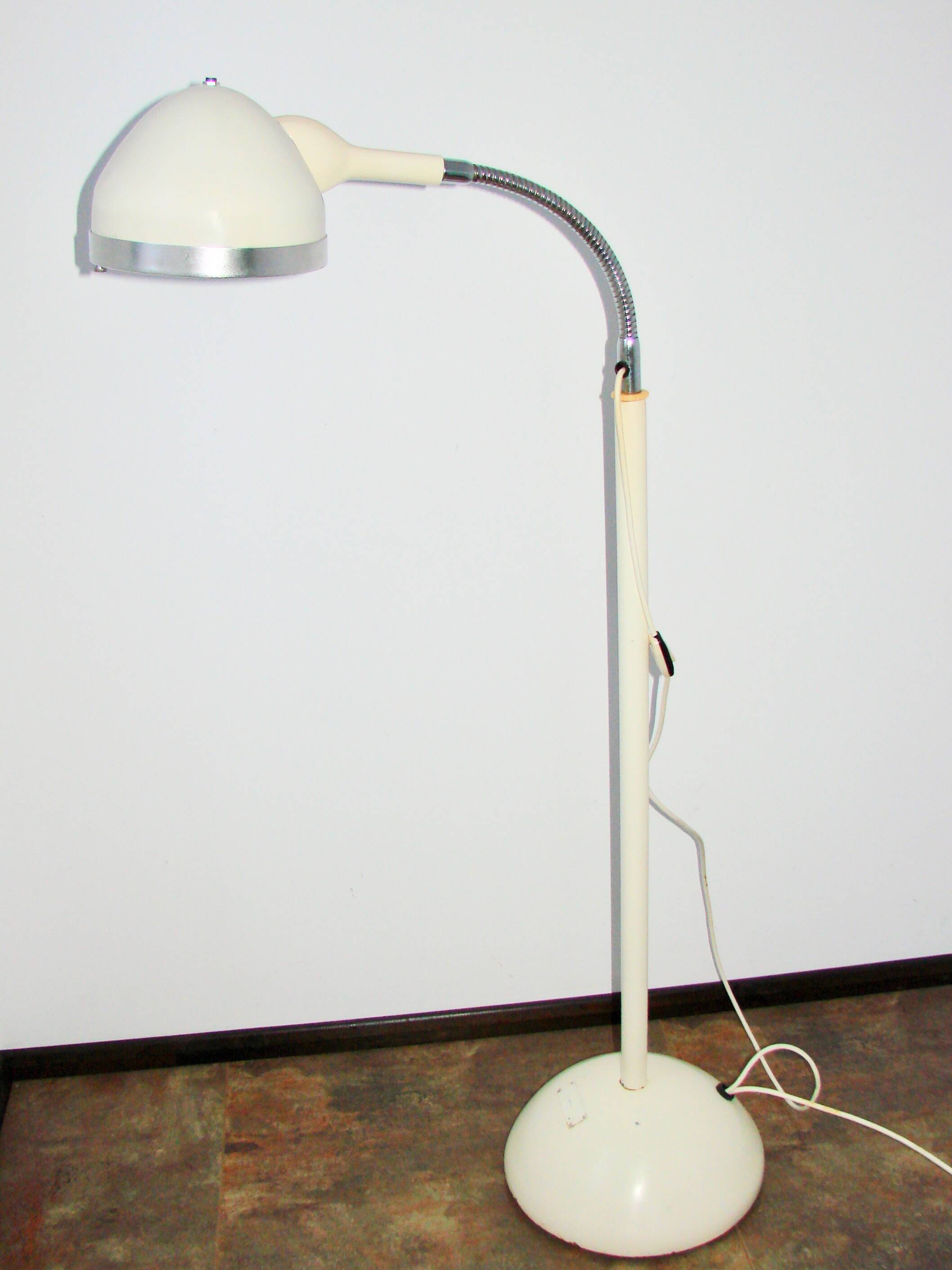 Lampadaire style loft en métal, années 1970
