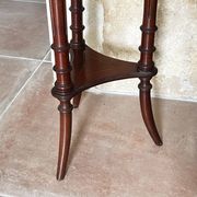 Side table / Pedestal table