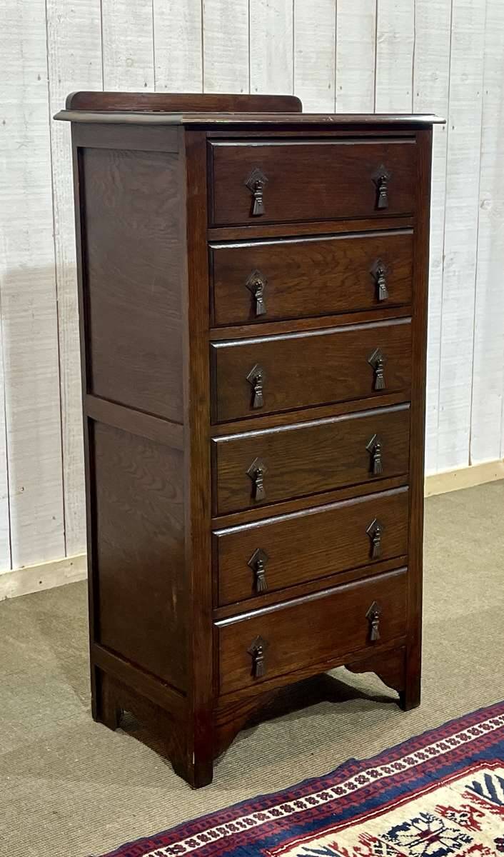 1930s English oak chest of drawers