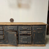 Former large drugstore counter