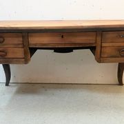 Bureau provincial marqueté en merisier massif XX siècle