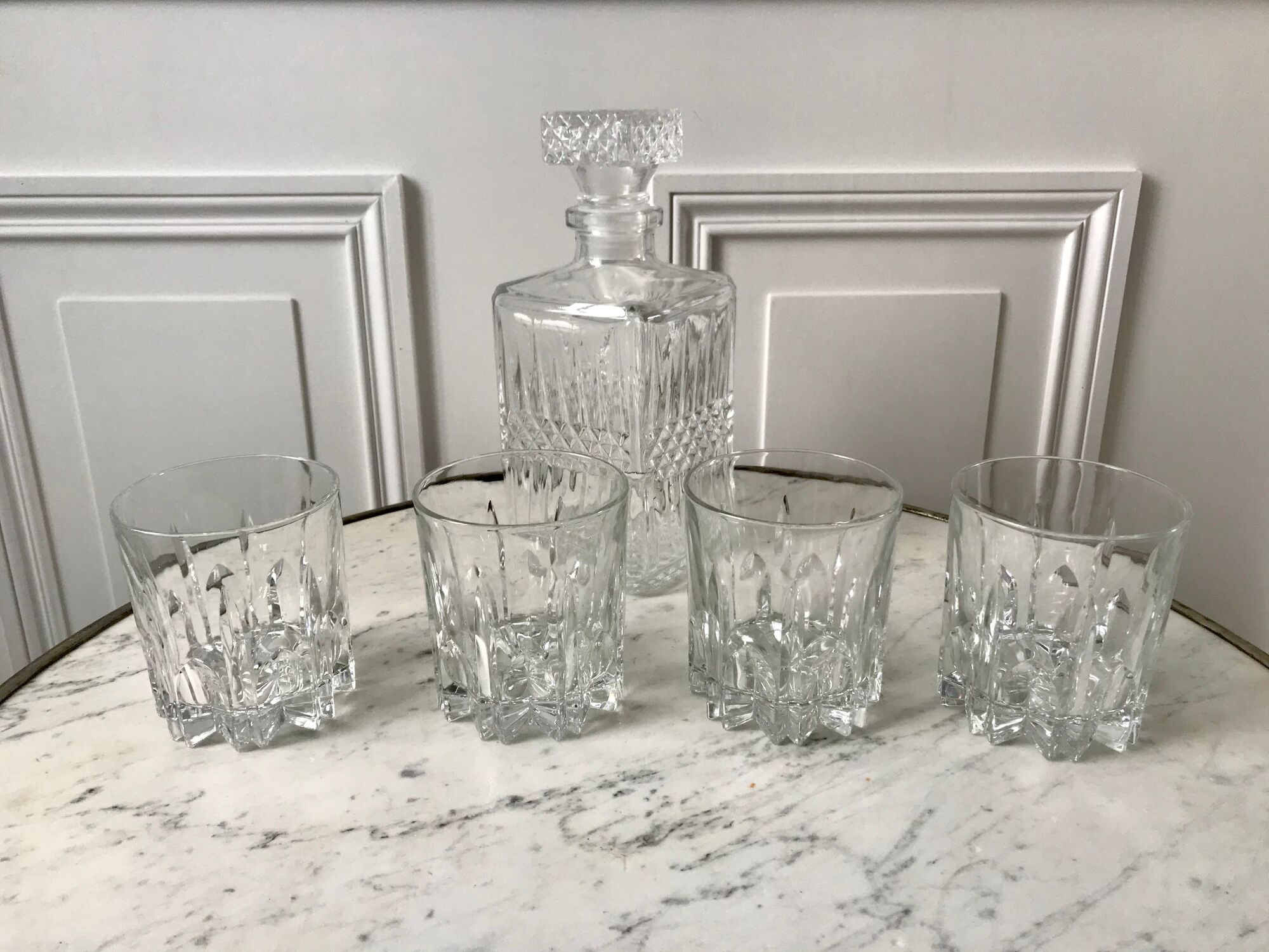 Set of a decanter and 4 vintage whiskey glasses 70s