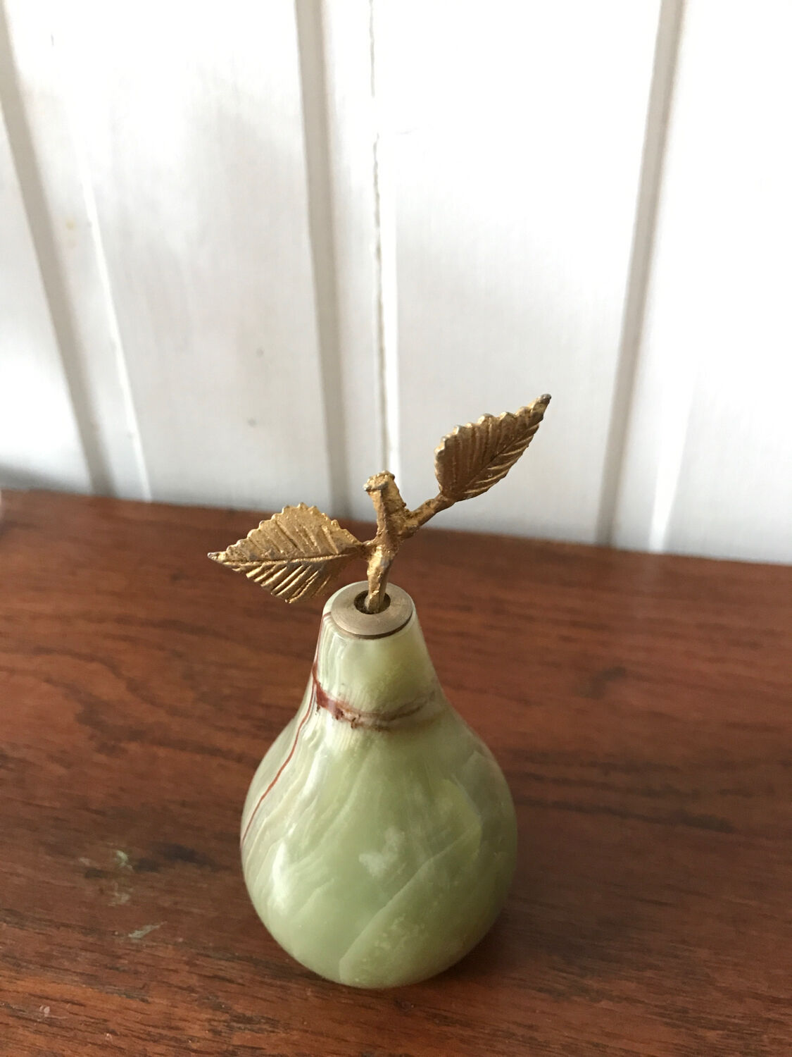 Pear paper press in brass and albatre